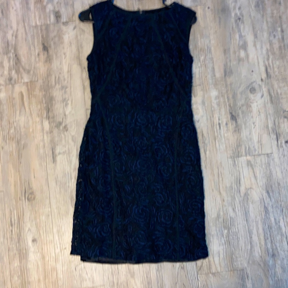 Size 6 Ann Taylor fitted dress.